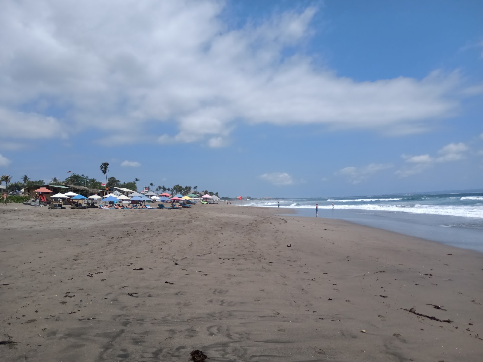 Surfing Berawa Beach 98103