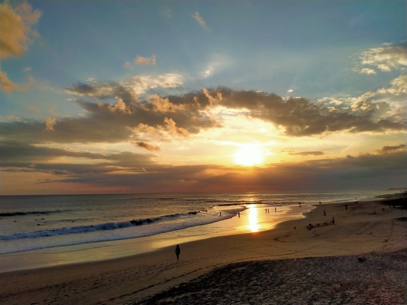 Surfing Berawa Beach 64463