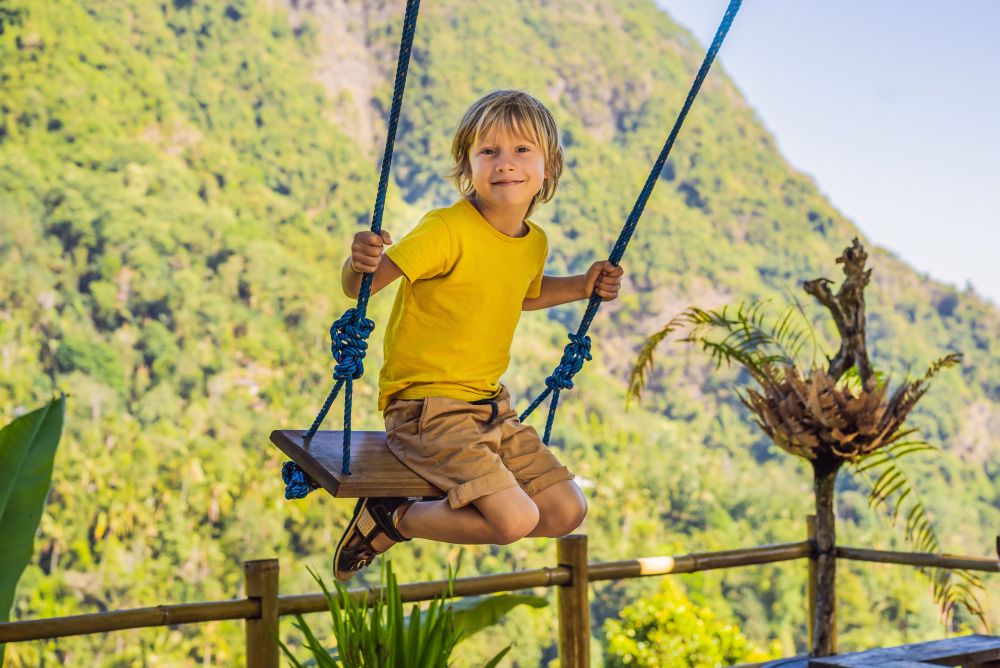 Children's playgrounds and cafes for hiking with children in Ubud