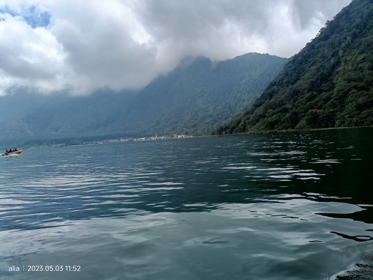 Danau Beratan