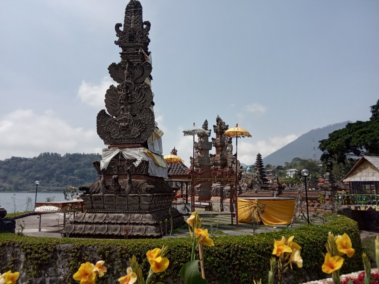 Danau Beratan