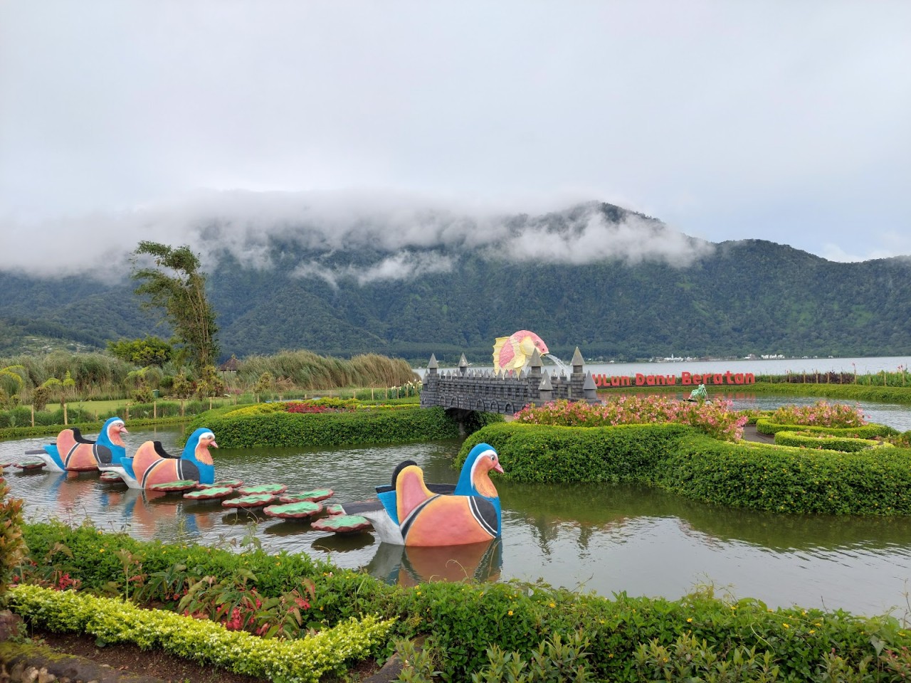 Danau Beratan