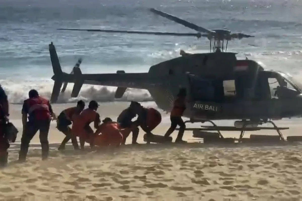 Kelingking Beach Tragedy: One Dead After Tourists Swept Away by Powerful Waves