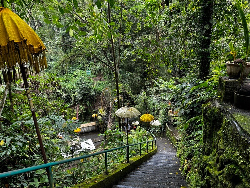 Kanto Lampo Waterfall