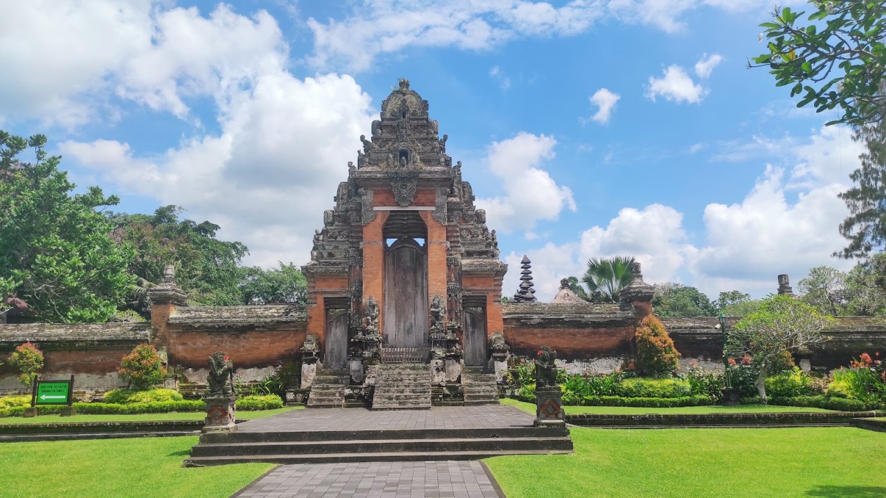 Taman Ayun Temple
