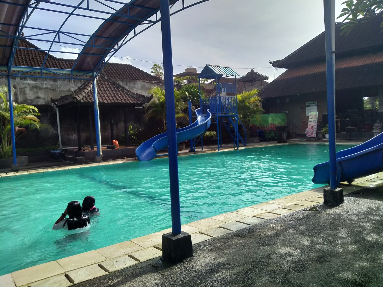 Kolam Renang Tirta Kramas