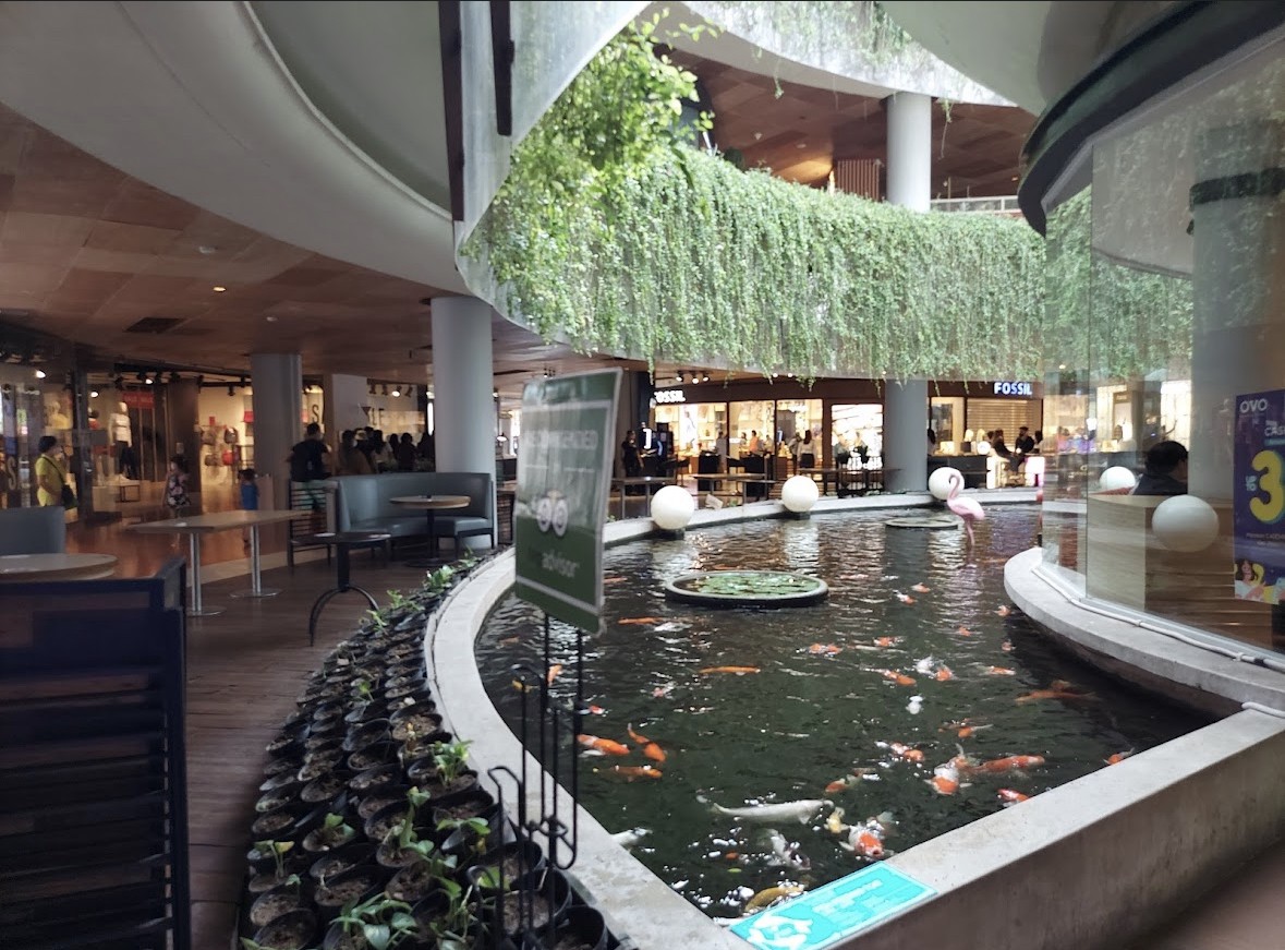 Beachwalk Shopping Center