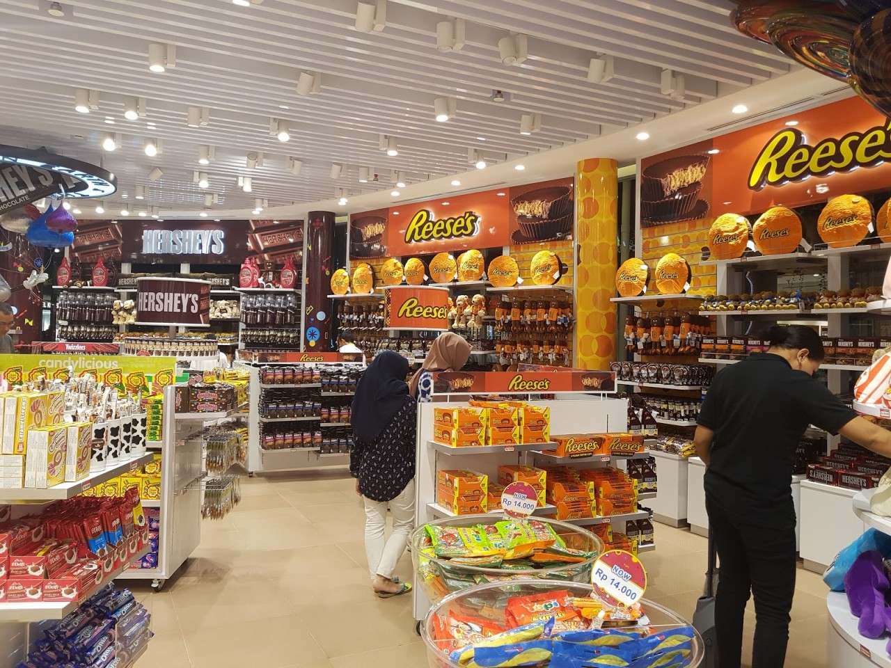 Beachwalk Shopping Center