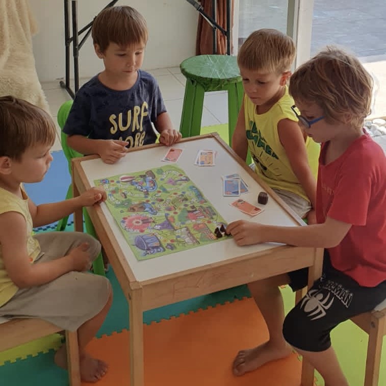 Mama Kid Club