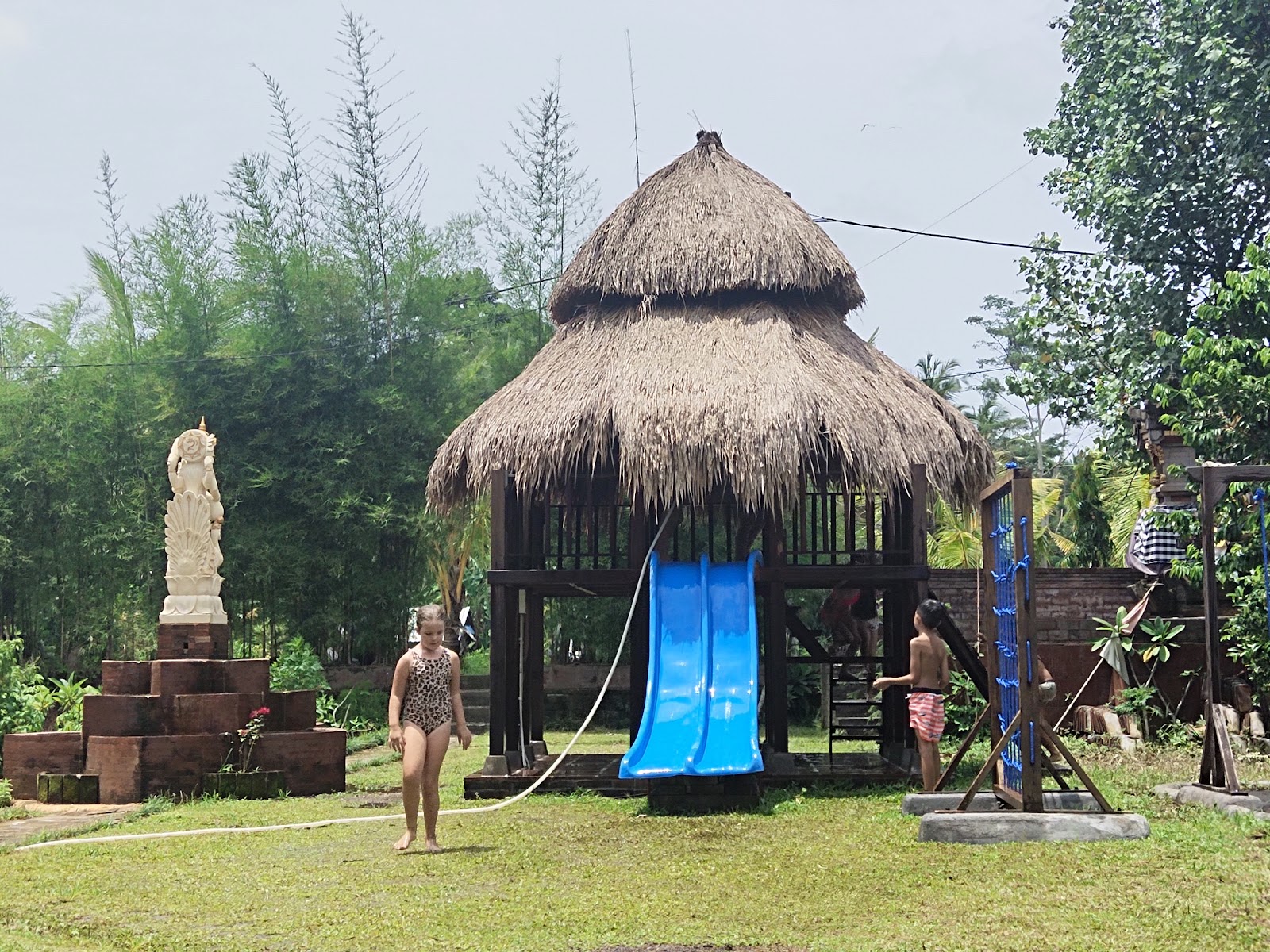 Sekolah Montessori Erdkinder Bali