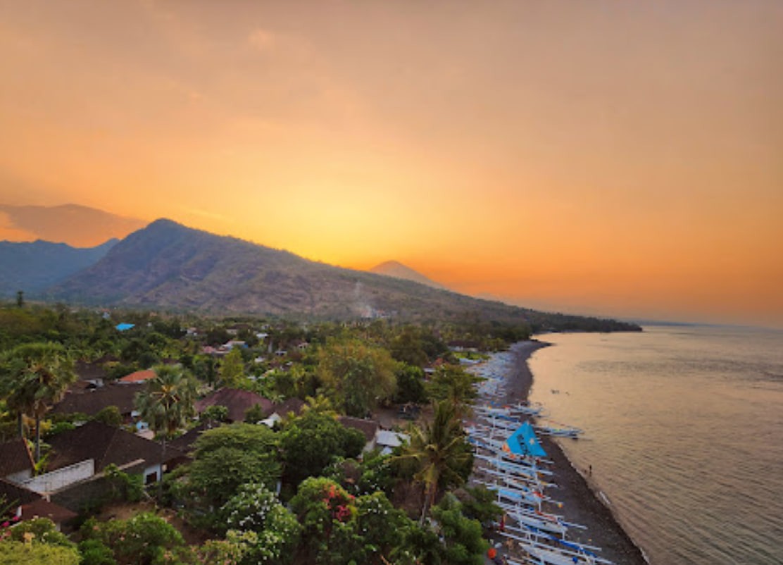 Waeni's Sunset View Bar & Restaurant
