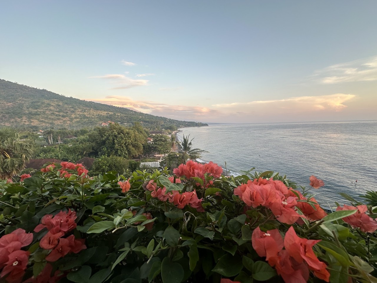 Waeni's Sunset View Bar & Restaurant