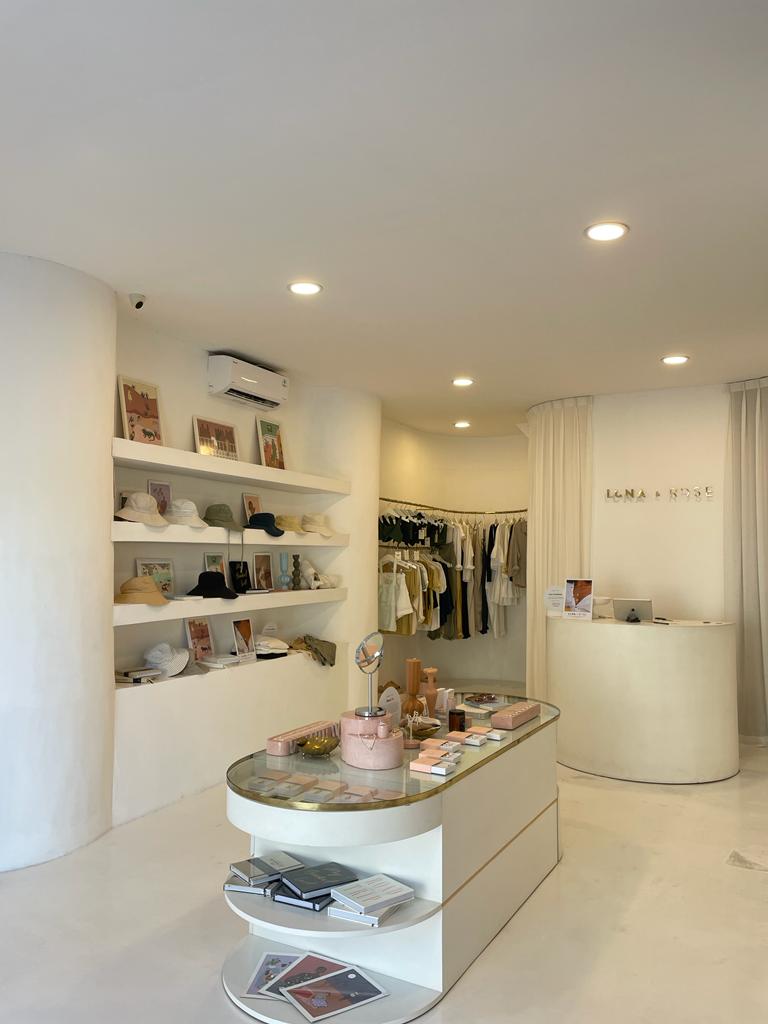 clothing store Luna & Rose 101707