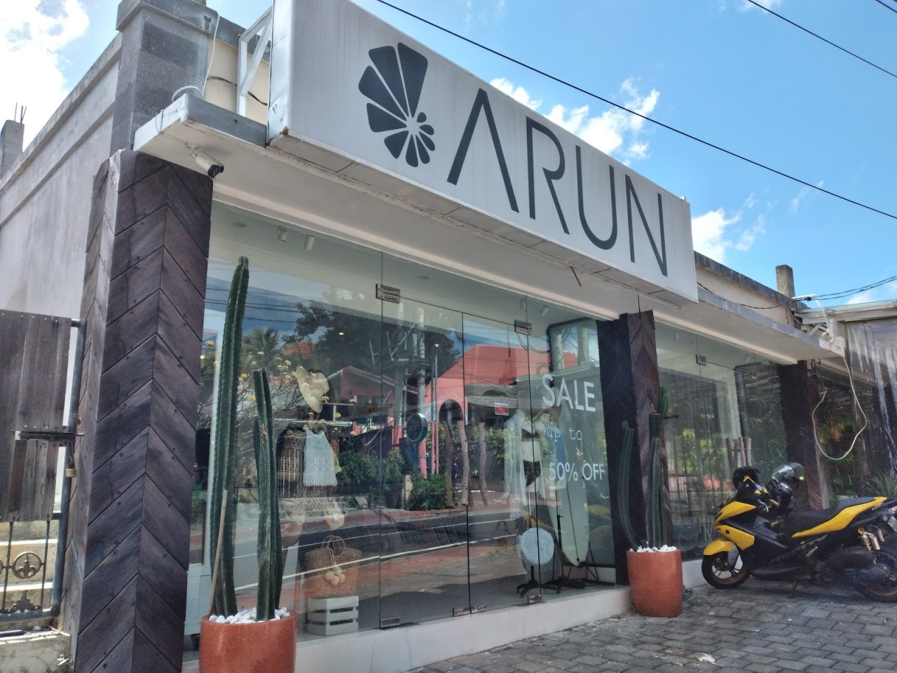 ARUN BEACHWEAR PADANG PADANG