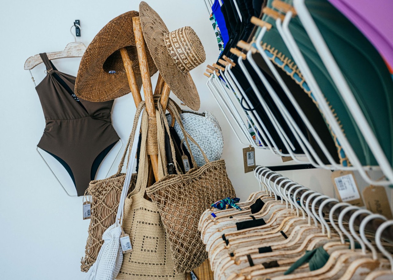 ARUN BEACHWEAR PADANG PADANG