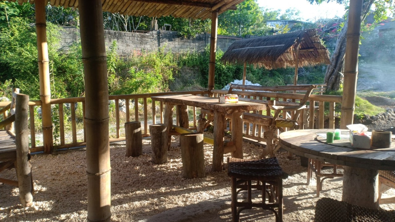 Warung "At Grandpa's"