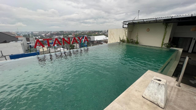 SKY 8 - Rooftop Pool