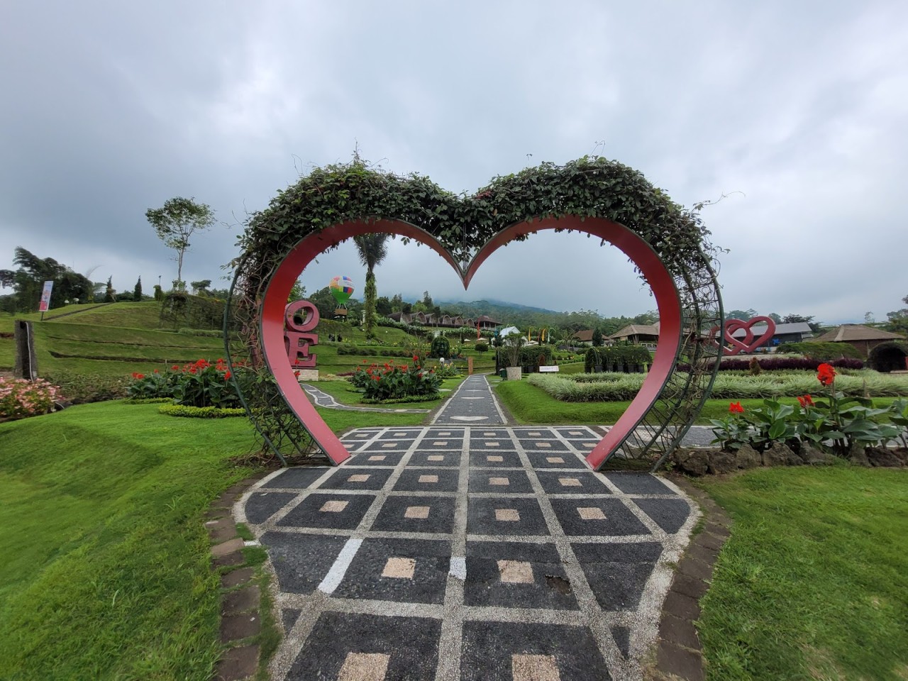 The Blooms Garden