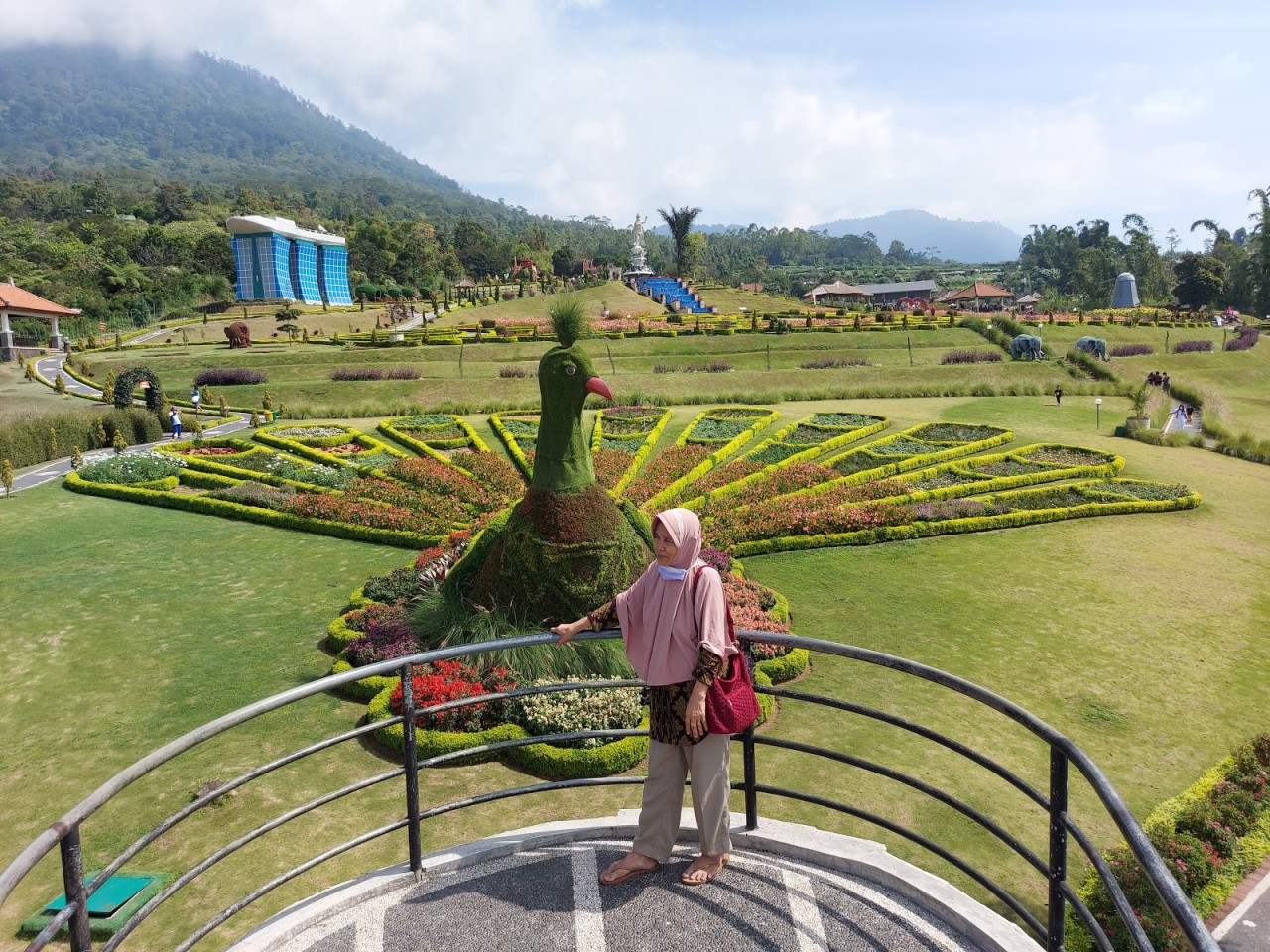 The Blooms Garden