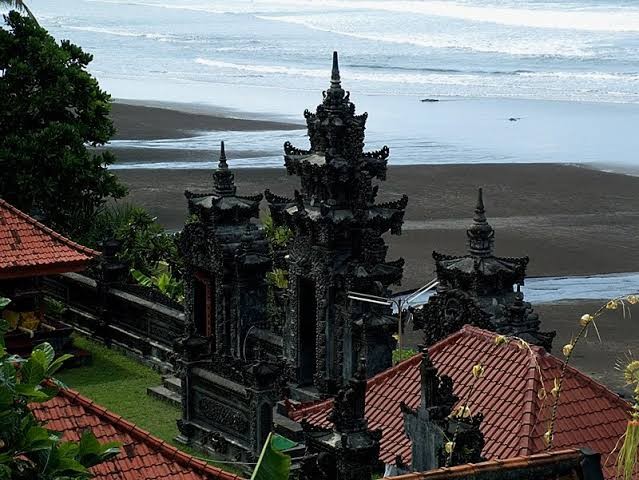 Rambut Siwi Temple