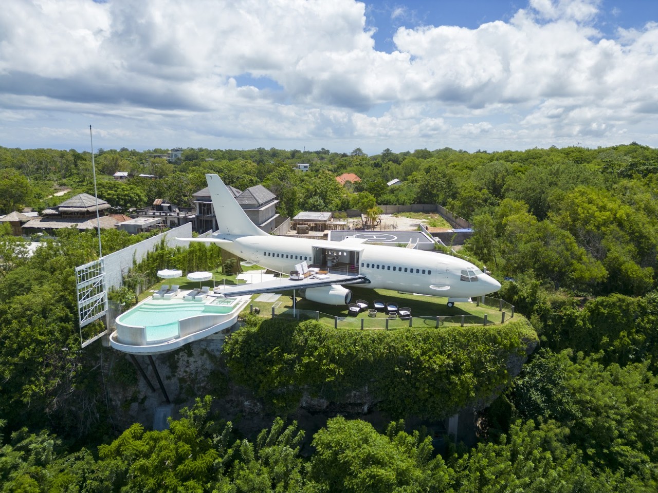 Private Jet Villa