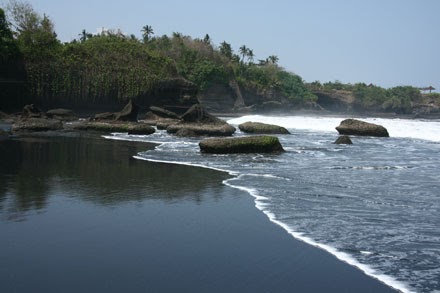 Surfing Balian Beach 64438