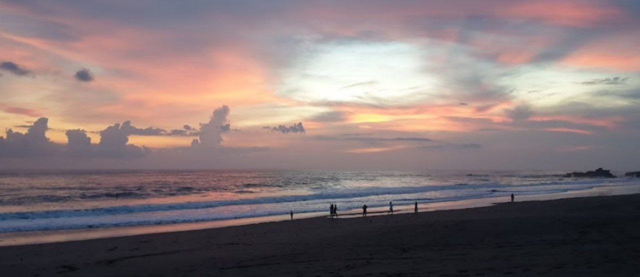 Surfing Balian Beach 98037