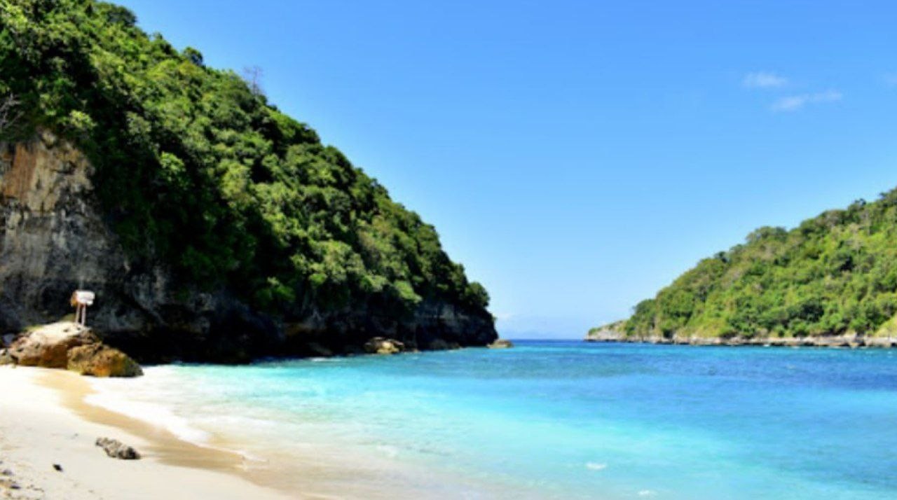 Atuh Beach