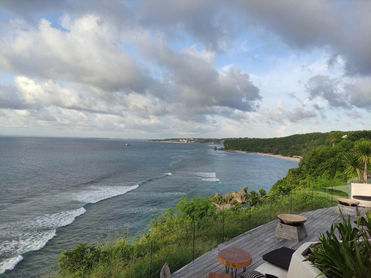 Ulu Cliffhouse