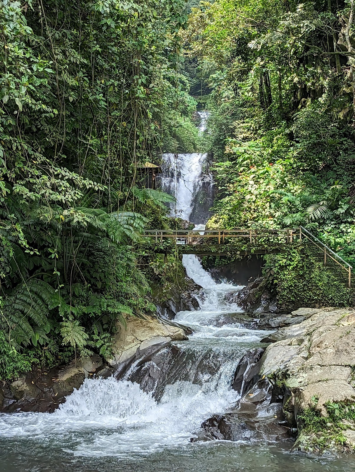 Air Terjun Bertingkat
