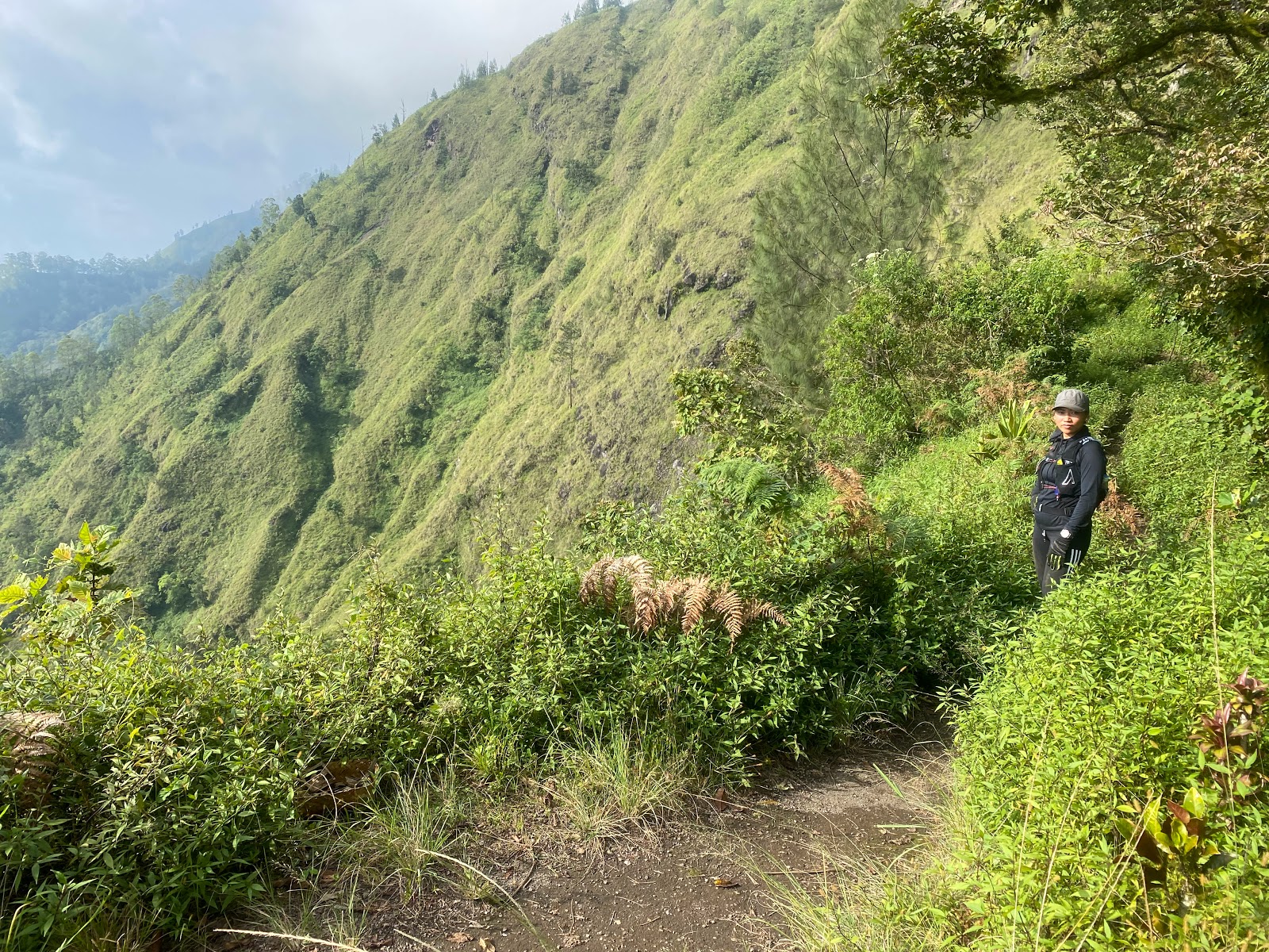 Walking route Mount Abang 64089