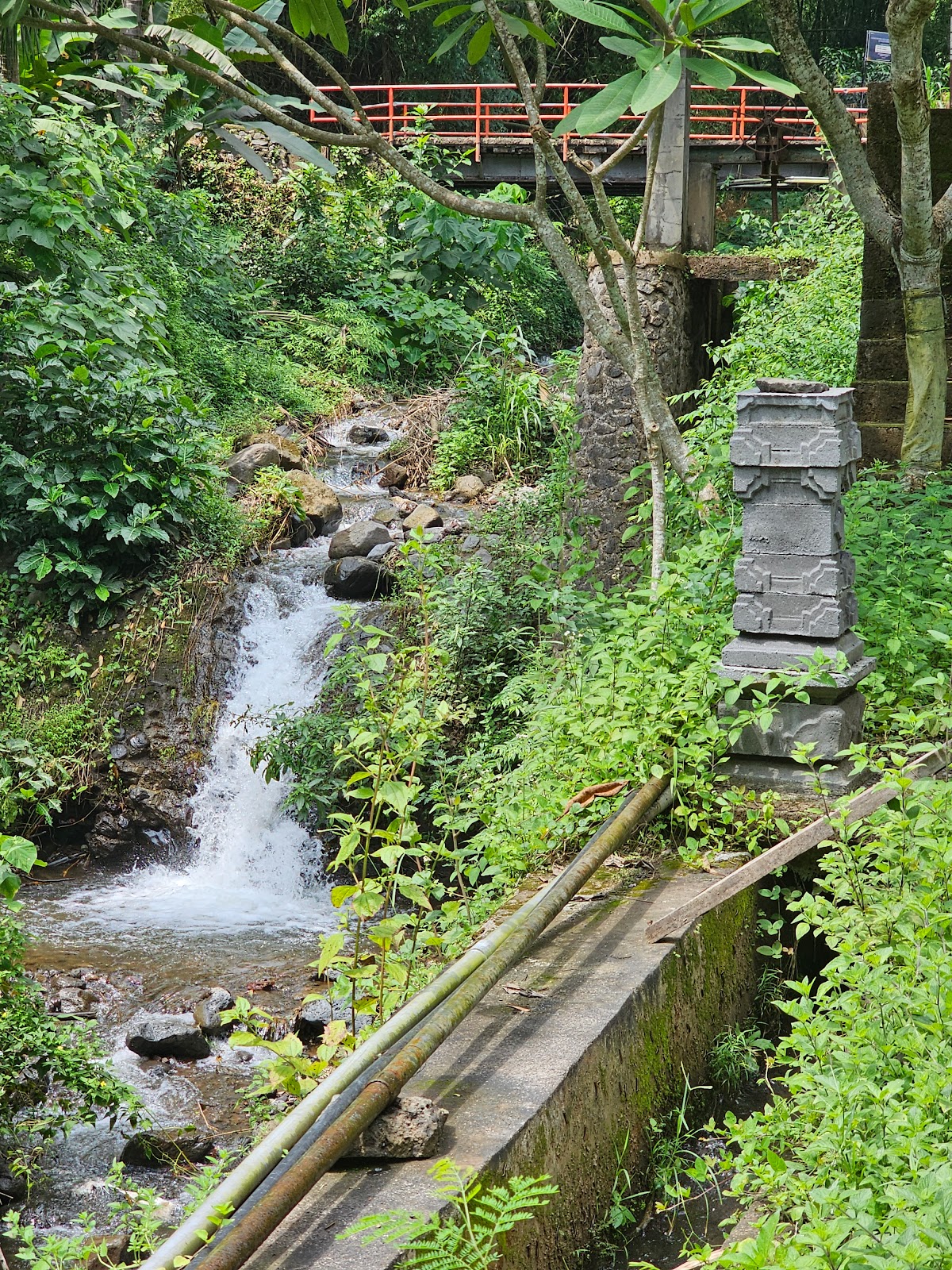 Yeh Mampeh Waterfall