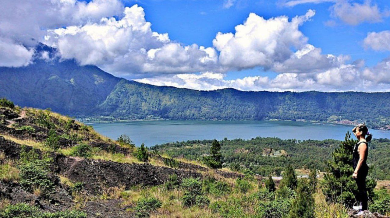 Viewing platform Viewpoint in Kintamani 104581