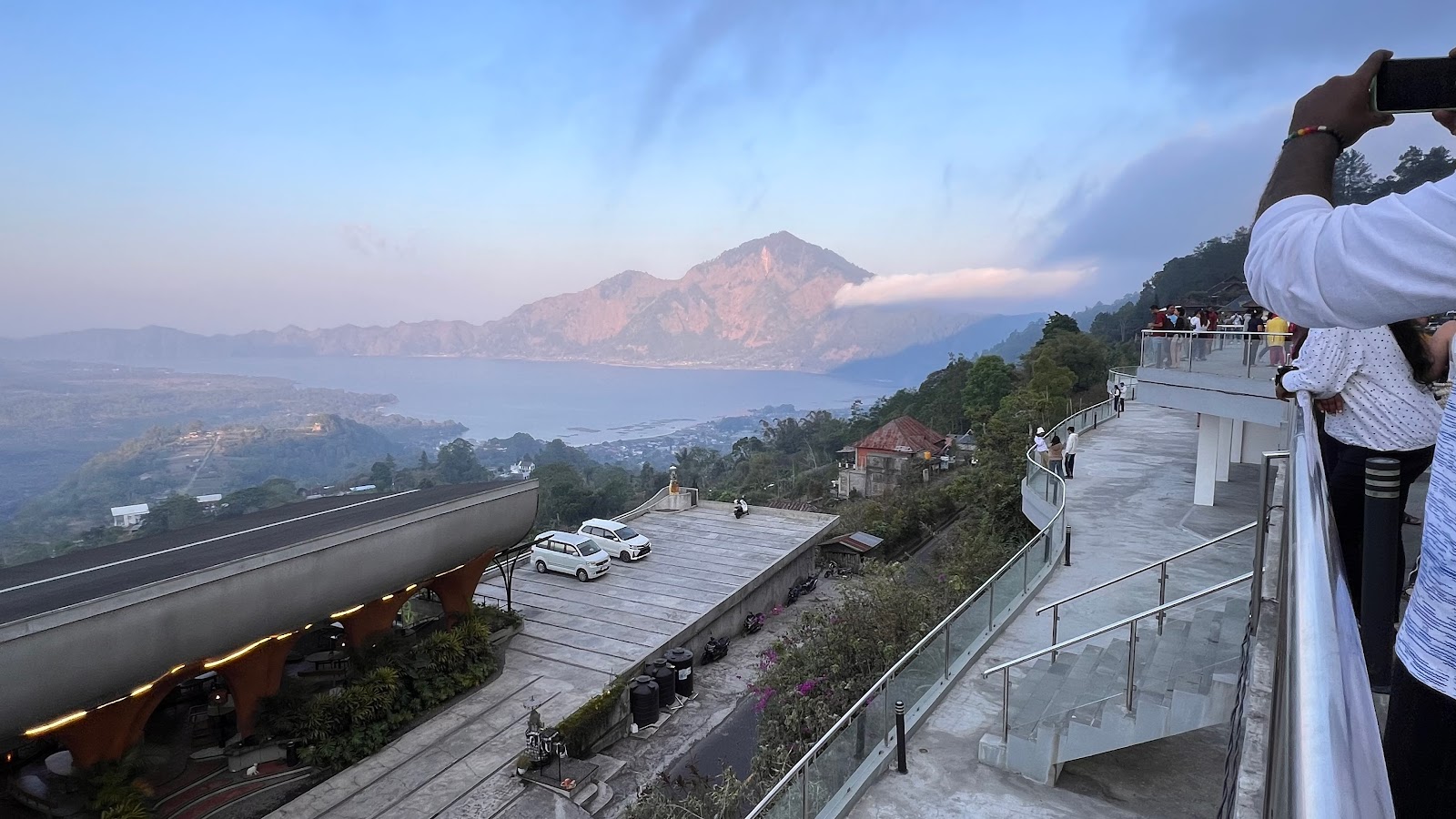 Viewing platform Viewpoint in Kintamani 104584