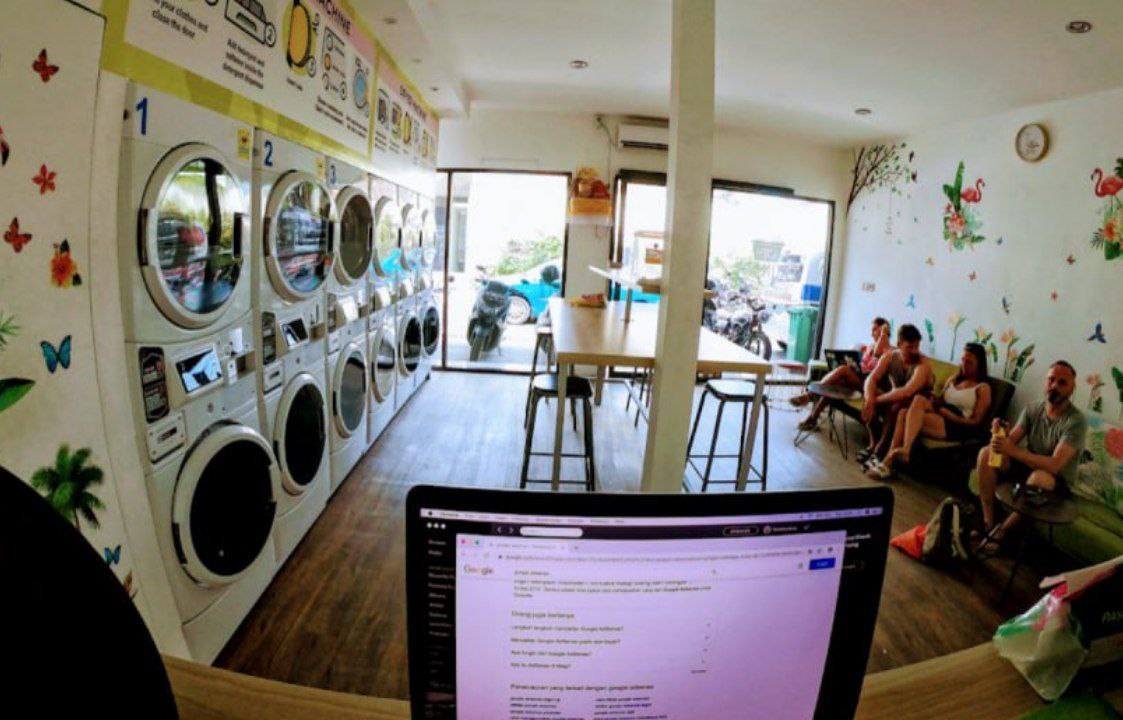 Tropical laundry- laundromat