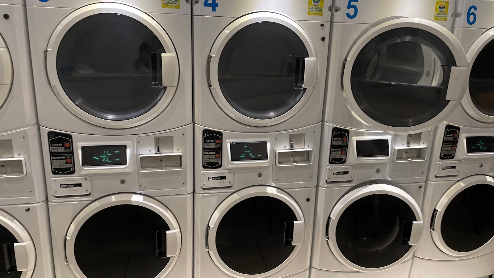 Tropical laundry- laundromat