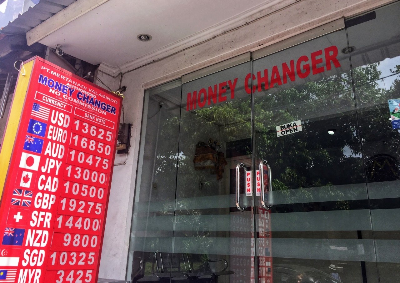Pantai Kuta exchange rates best place