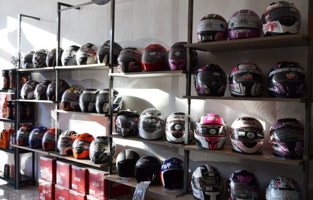 Toko Helm Shop