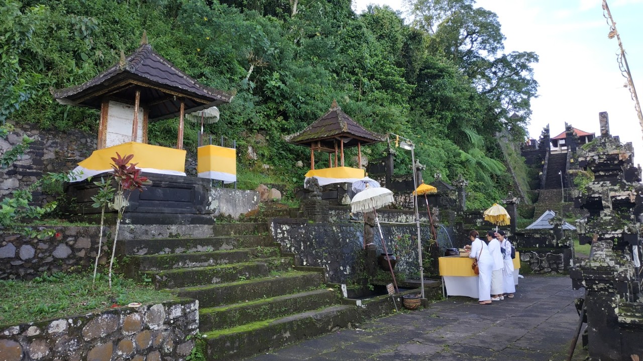Pura Telaga Sawang