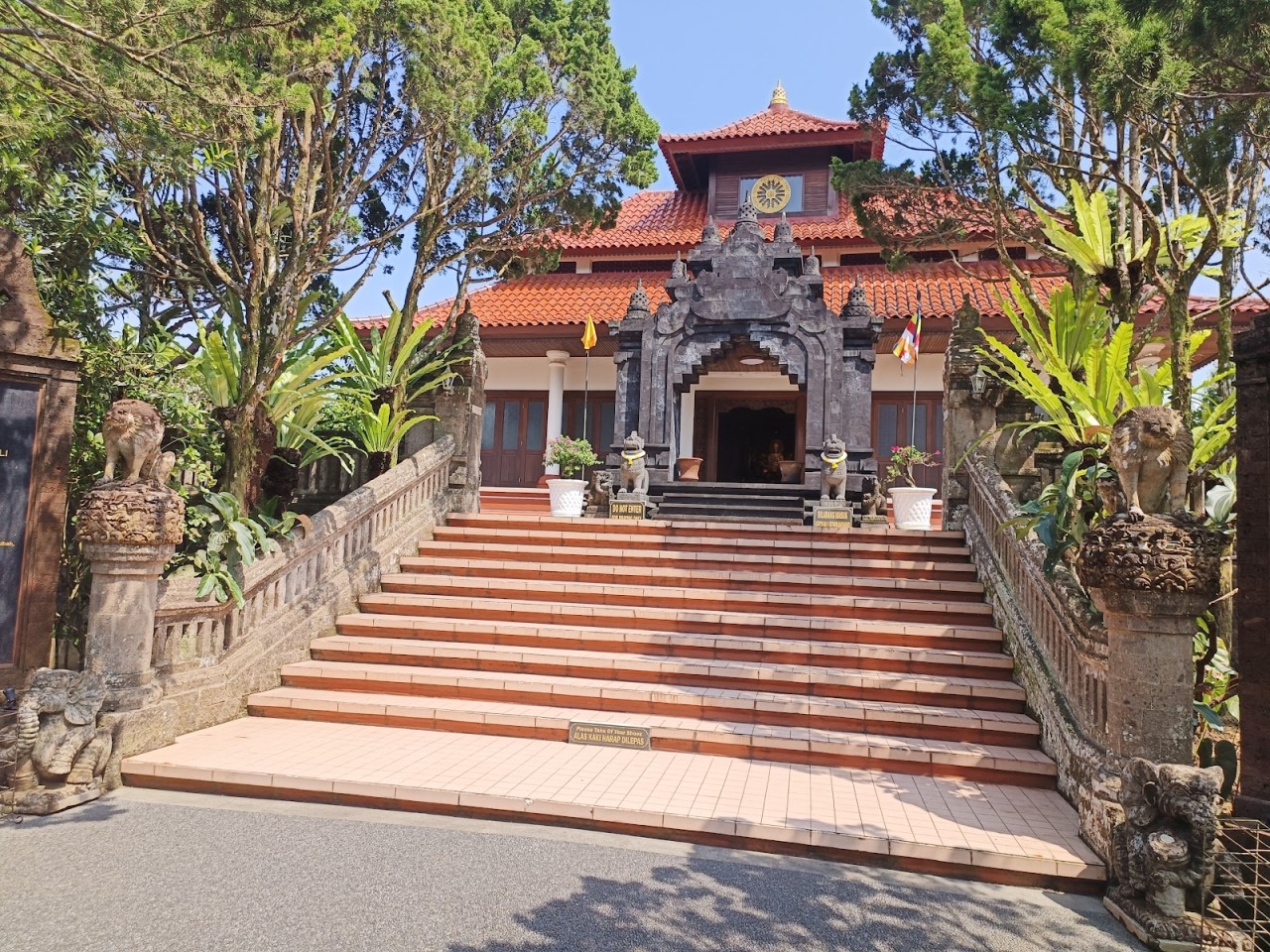 Vihara Dharma Giri Buddhist Temple