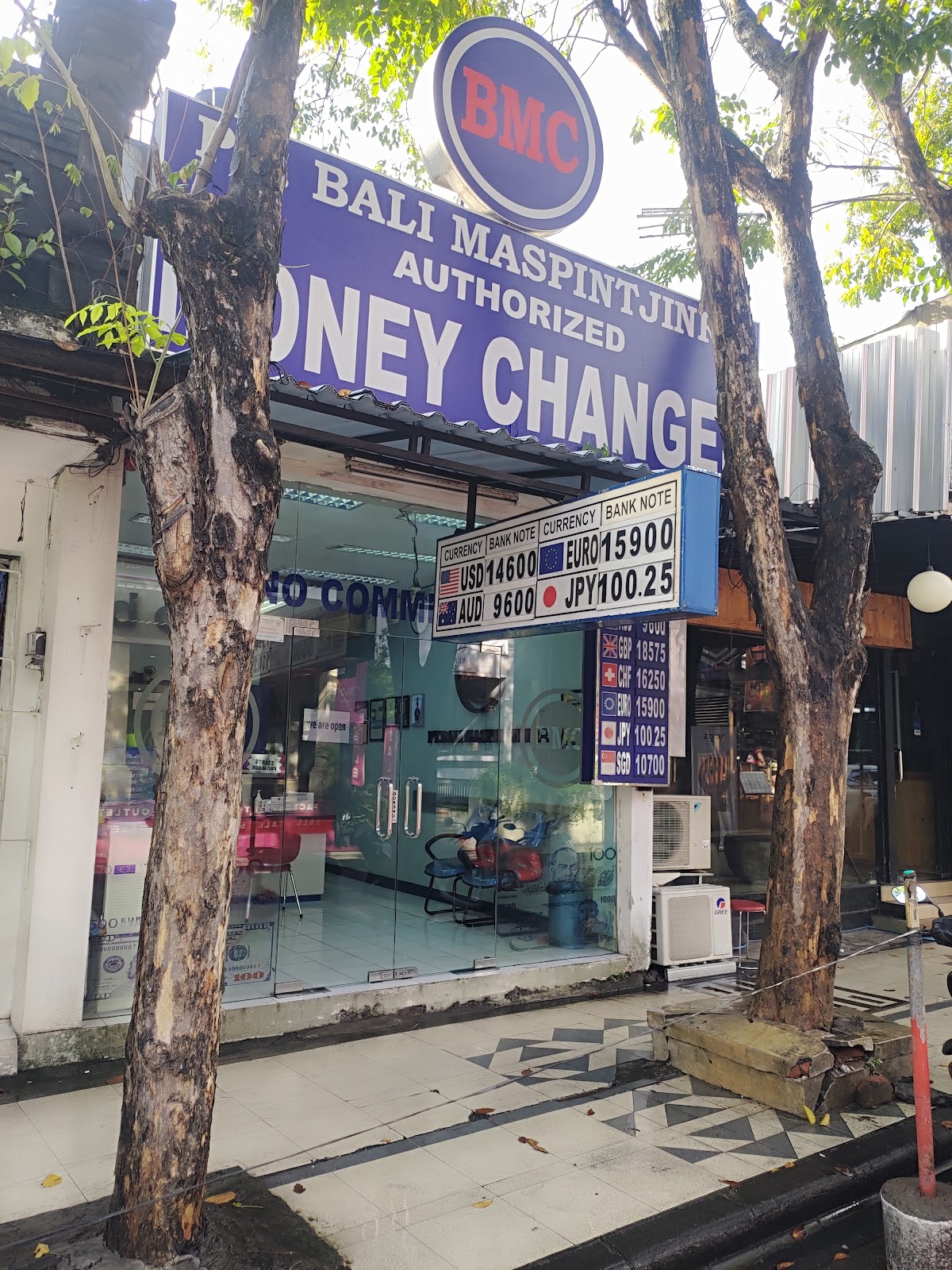 Exchange BMC Cabang Legian 100904