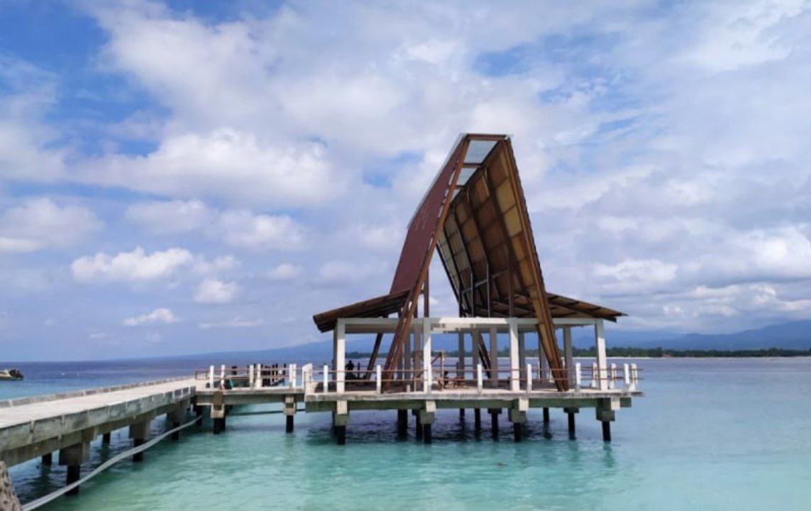 Port Gili Meno Terminal Ferry 100857