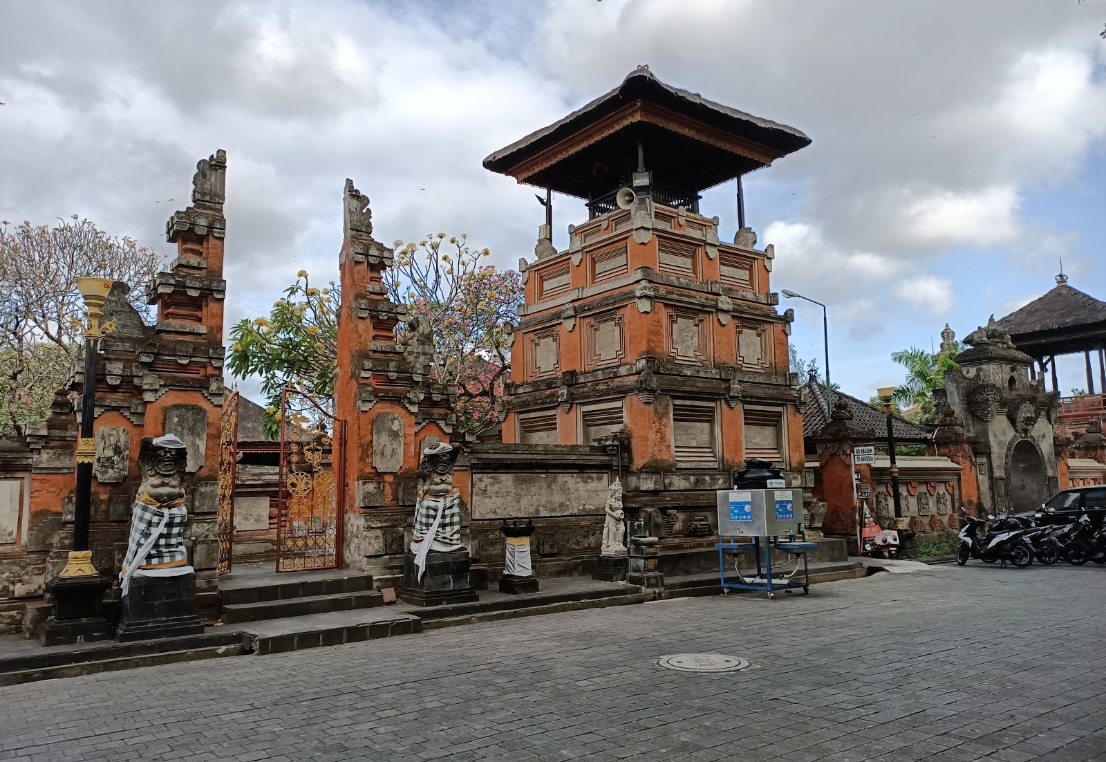 Pura Agung Jagatnatha Temple