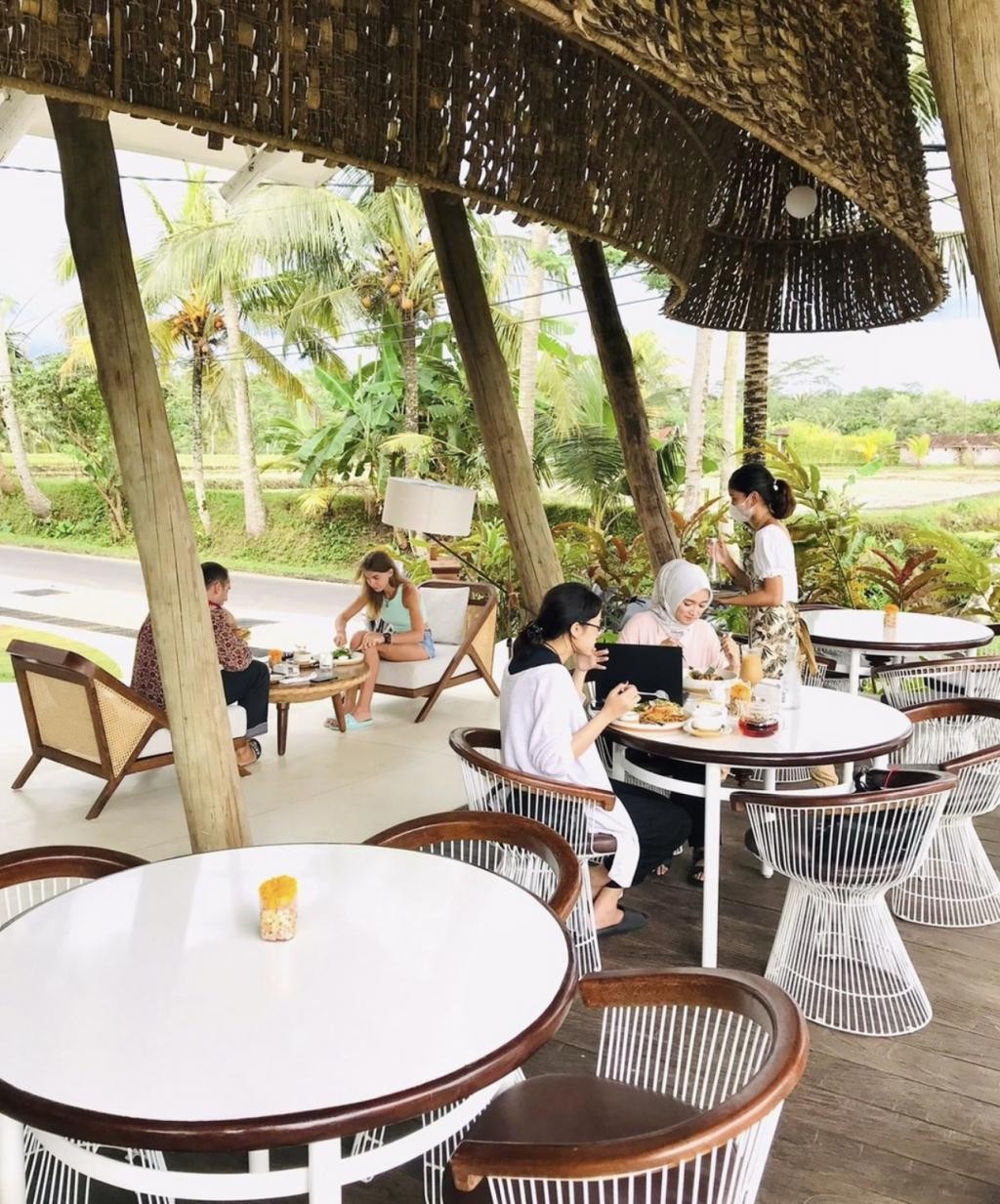 Mango Cafe