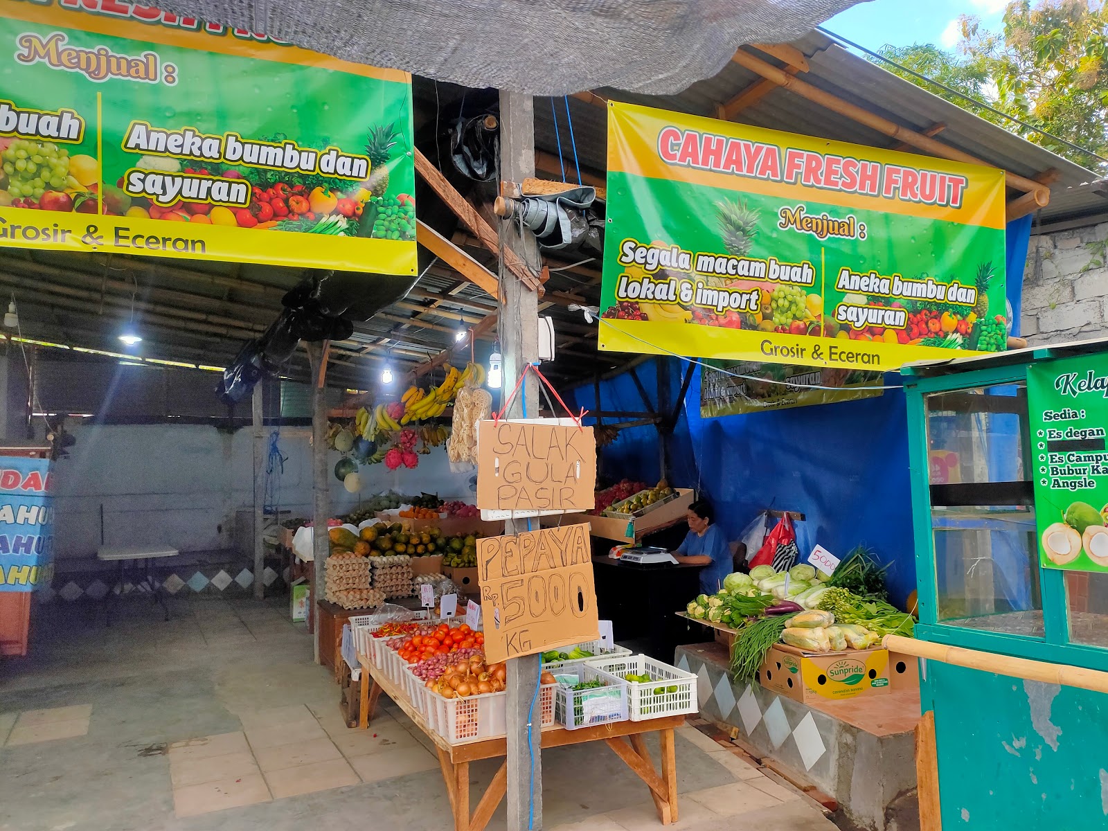 Market CAHAYA FRESH FRUIT 101618