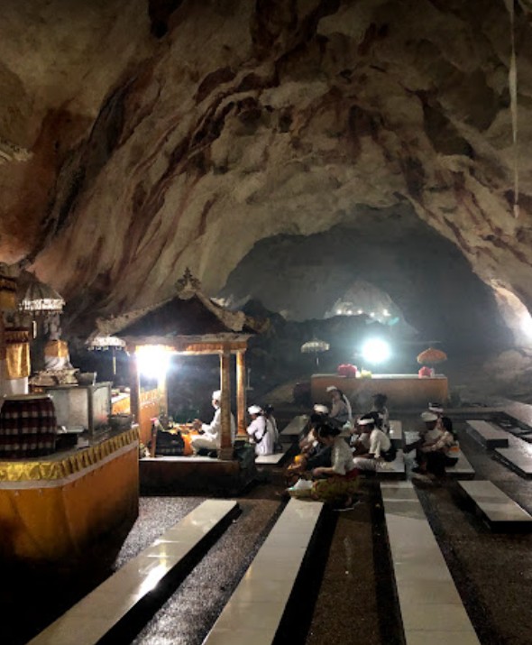 Goa Giri Putri Temple