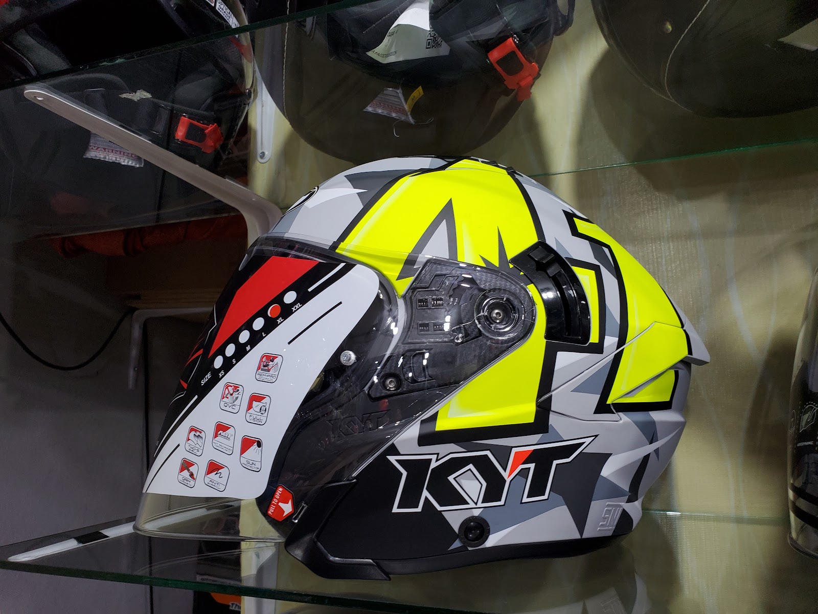 Shop GWK HELMET 101976