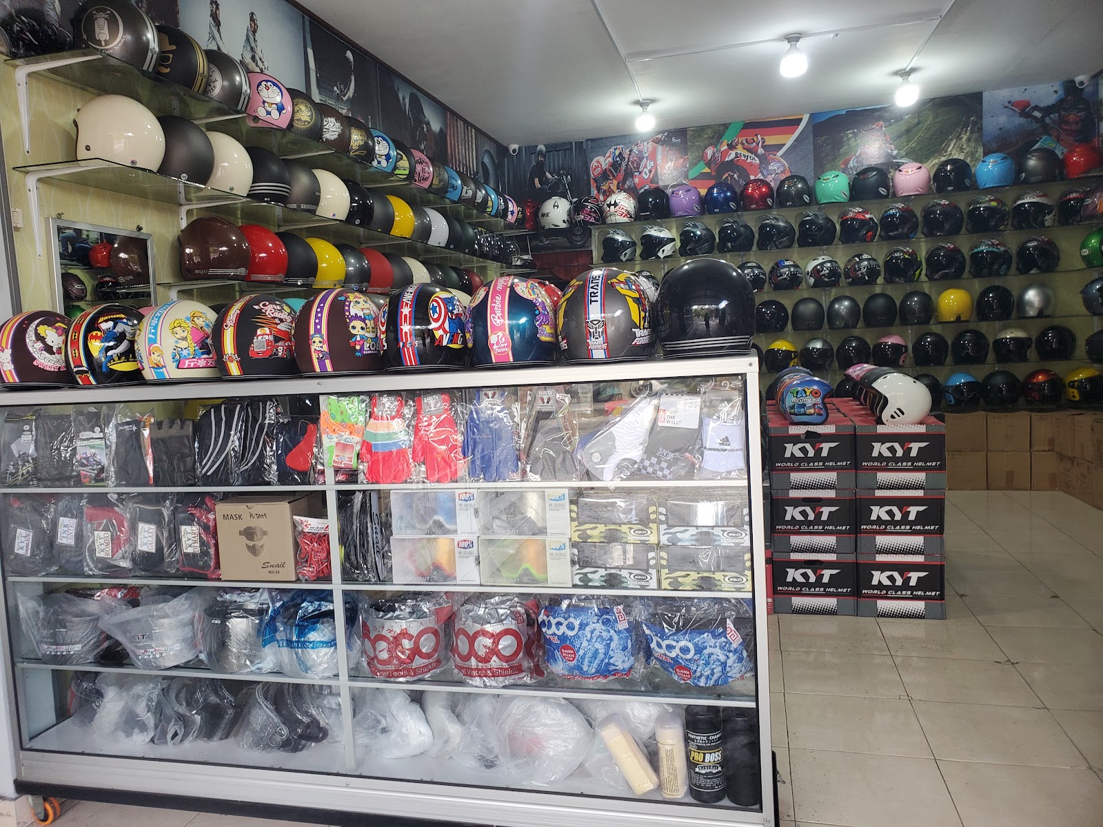 Shop GWK HELMET 63455