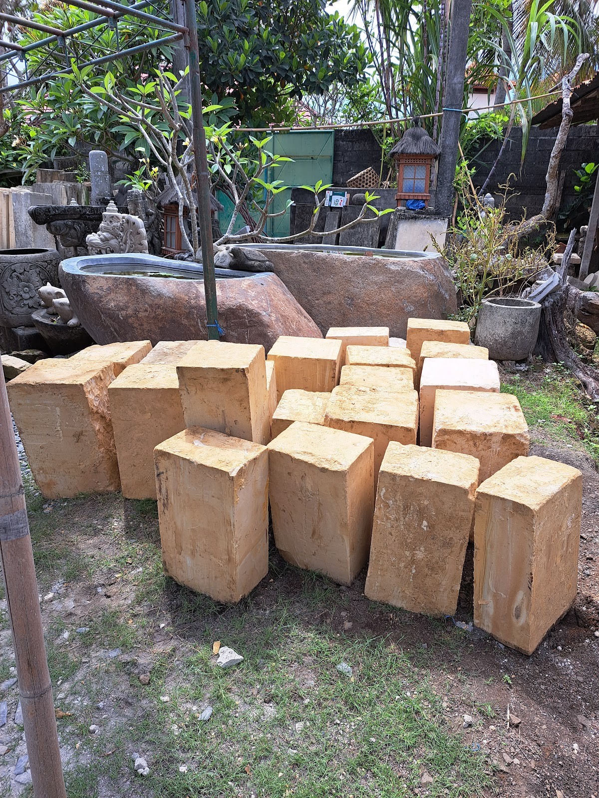 ROTE ADHI CENTER ART STONE
