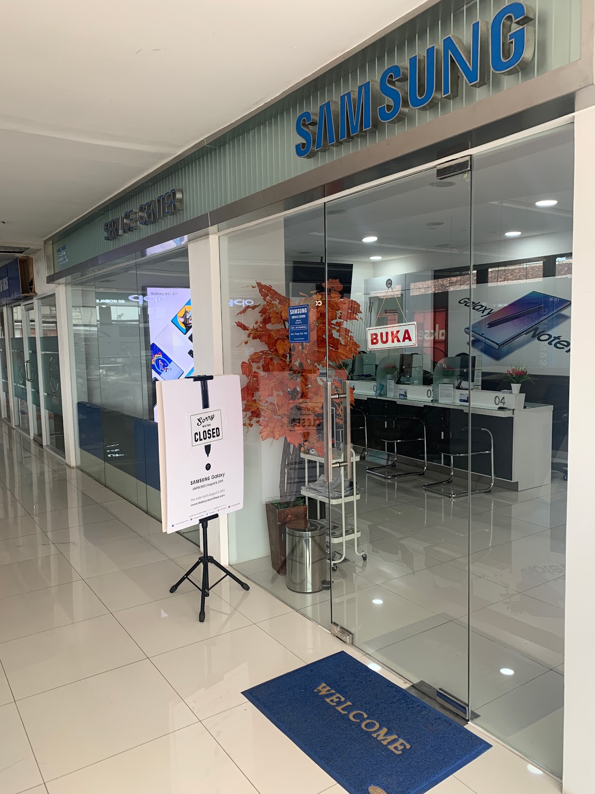 Planet Gadget - Samsung Experience Store